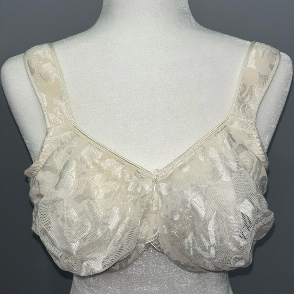 Wacoal Cream Lace Bra 44DD